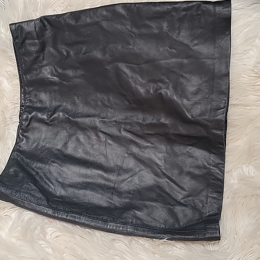 Kelly Bergin  Black Lambskin mini skirt Sz 4
